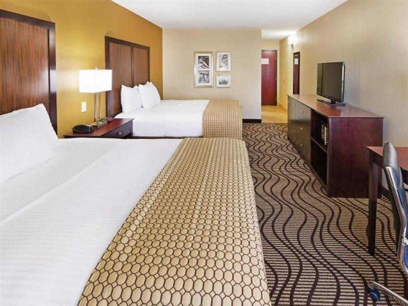 La Quinta By Wyndham Floresville Exterior foto